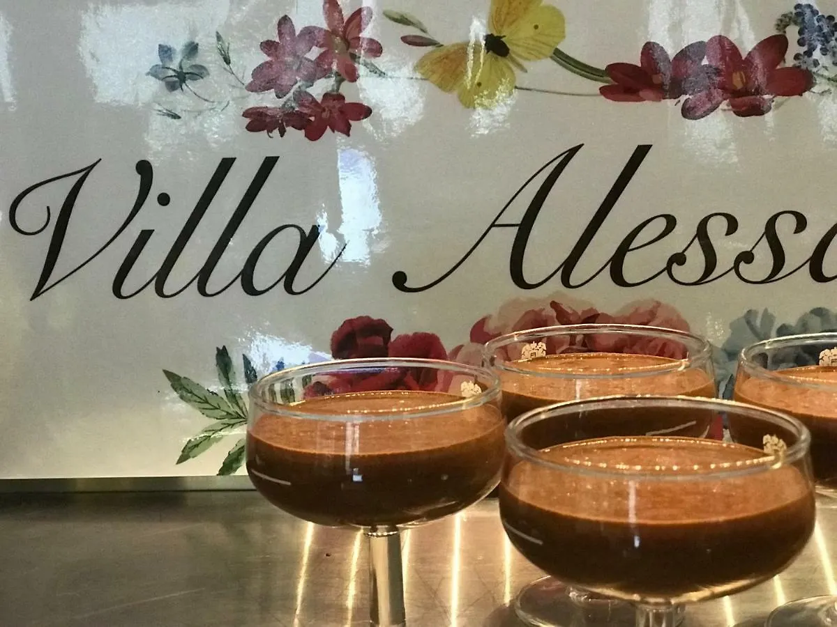 Villa Alessandra Rooms & Restaurant Маунт-Тамборин Австралия